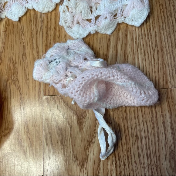VINTAGE CRADLE KNIT PINK WHITE CROCHET SWEATER AND BOOTIES NEWBORN DOLL - Picture 8 of 8